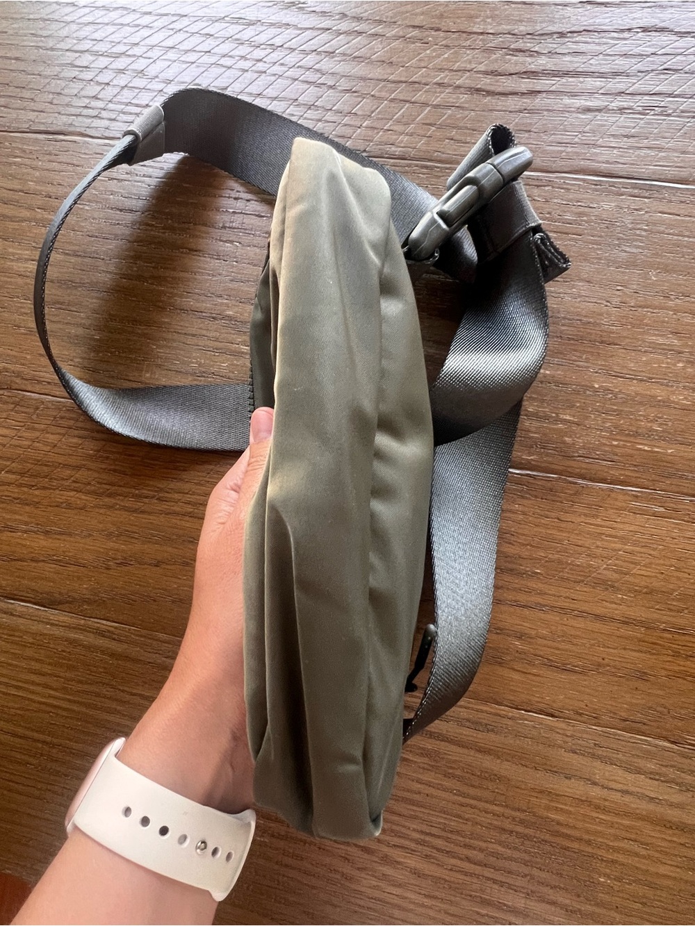 lululemon athletica Gray Green Everywhere Belt Bag with Adjustable Strap - Picture 9 of 10